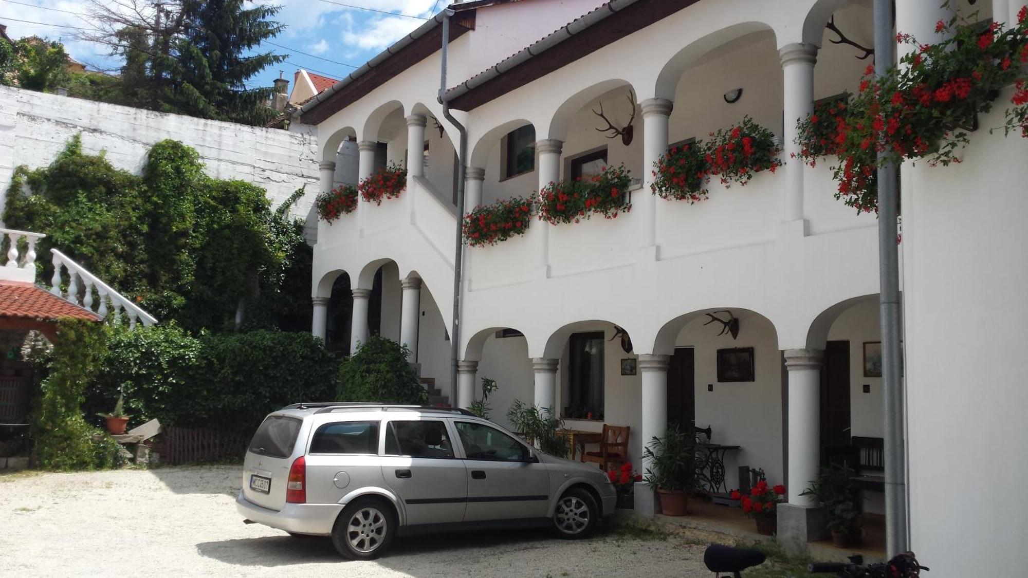 Eden Panzió Eger Exterior foto