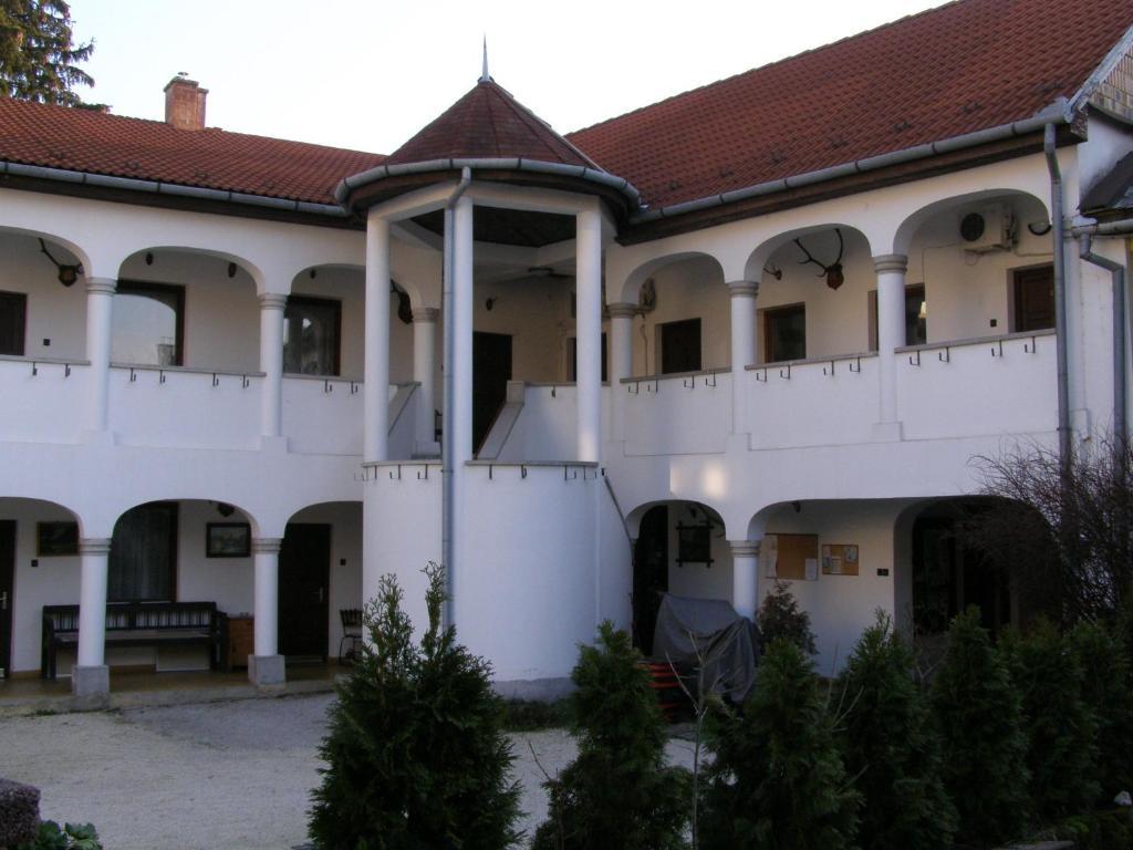 Eden Panzió Eger Exterior foto