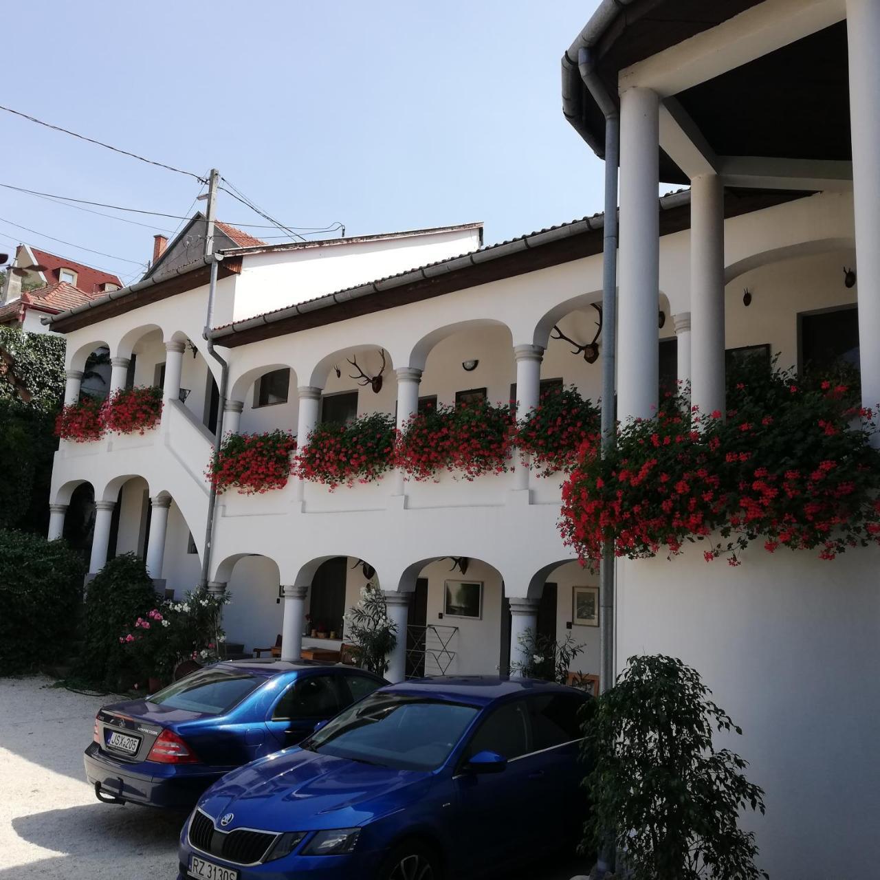 Eden Panzió Eger Exterior foto